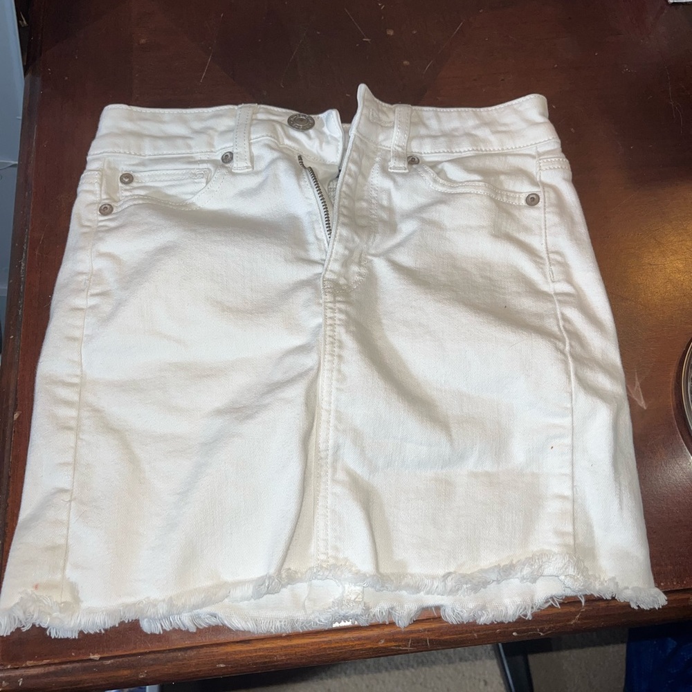 American Eagle white jean skirt only worn twice
